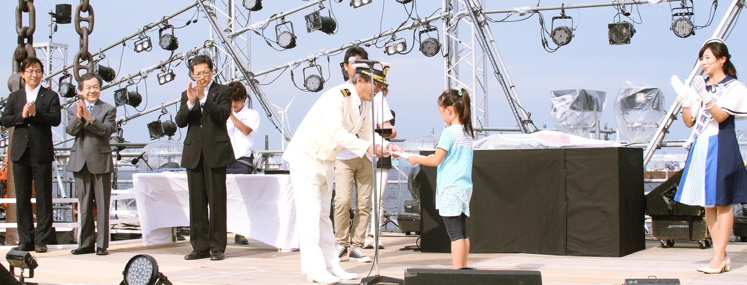 ポートキャンバス・横浜開港祭公式ポスター・親善大使ユニフォーム表彰式